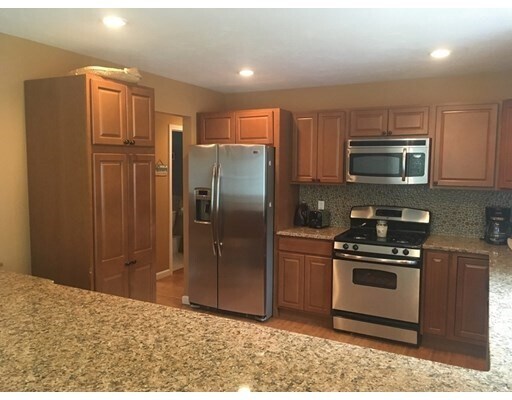 Foto del edificio - 24 Trask Rd