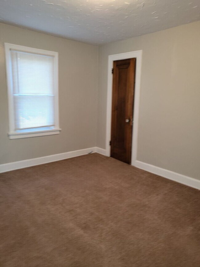 Foto del edificio - 4 br, 1.5 bath House - 893 Keystone Dr.