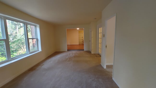 Building Photo - 4631 Lincoln Ave