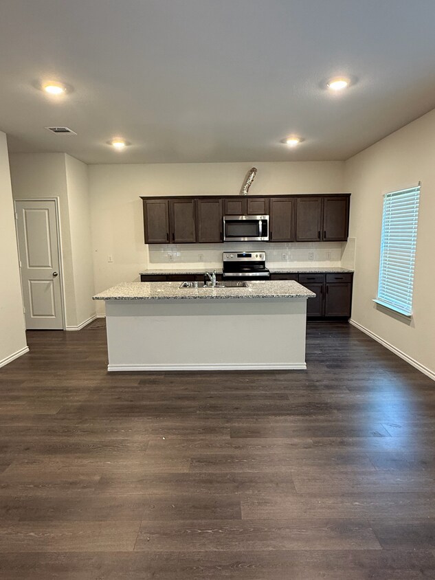 Building Photo - 3387 Everly Dr