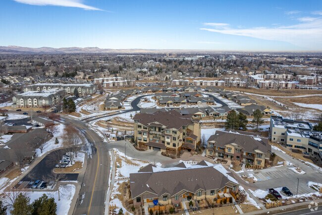 Foto aérea - Arrowhead Centre Condos