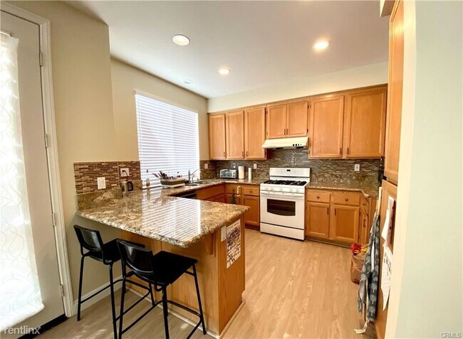 Building Photo - 3 br, 2.5 bath House - 16376 Creekside Pl