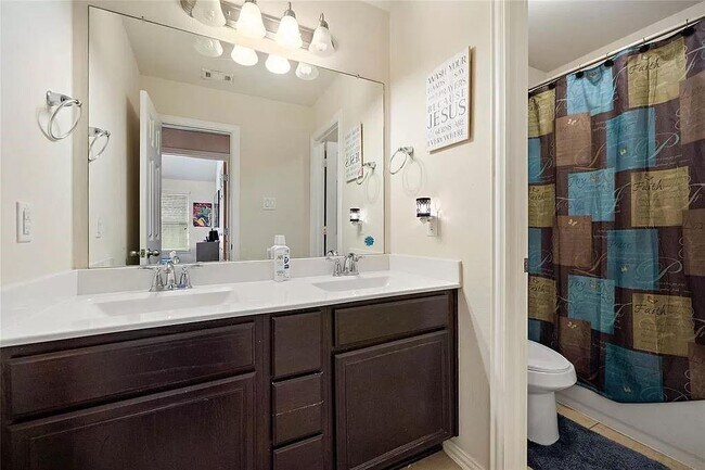 Foto del edificio - 605 Chesterfield Ln