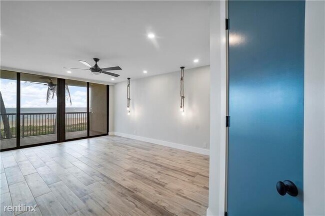 Building Photo - 3 br, 3 bath Condo - 520 N Ocean Blvd Apt 2