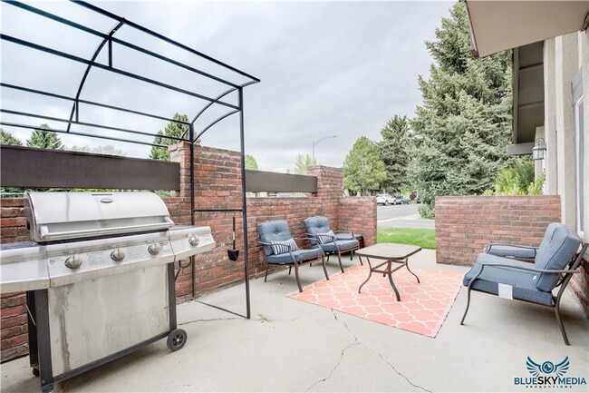 Building Photo - 3440 Brookside Dr.