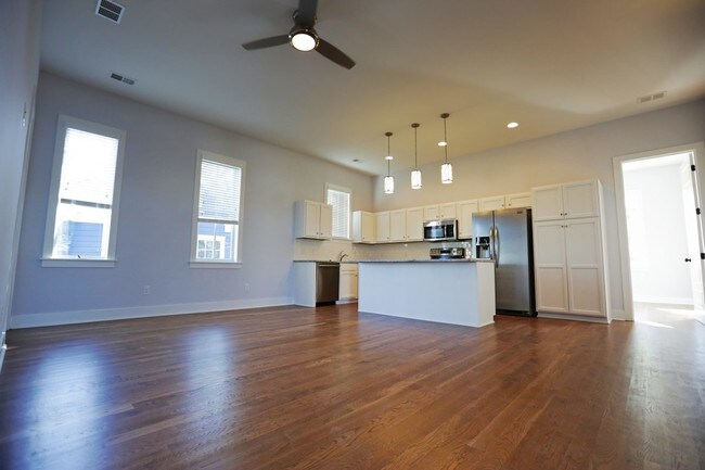 Building Photo - 61 Amherst St