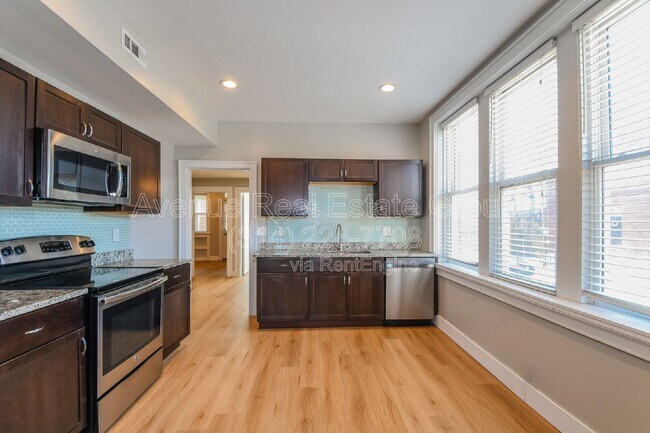 Foto del edificio - 4370 Swan Ave