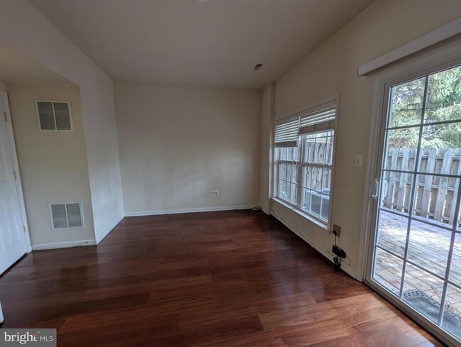 Building Photo - 11465 Log Ridge Dr