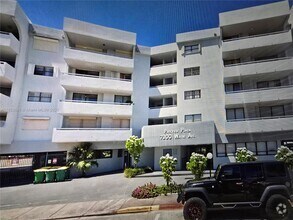 Building Photo - 7300 Wayne Ave