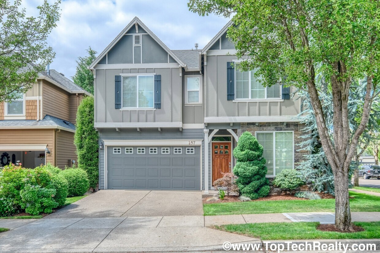 Primary Photo - Orenco Gardens Beautiful 2-Level Beauty wi...