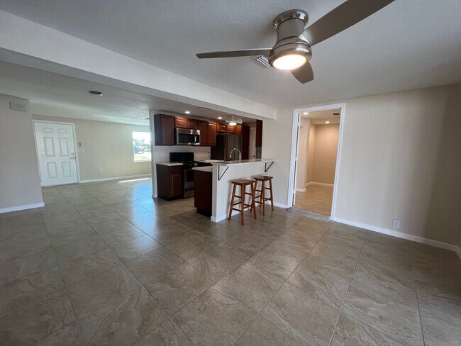Foto del edificio - 3 br, 2 bath House - 4398 Mundella Circle