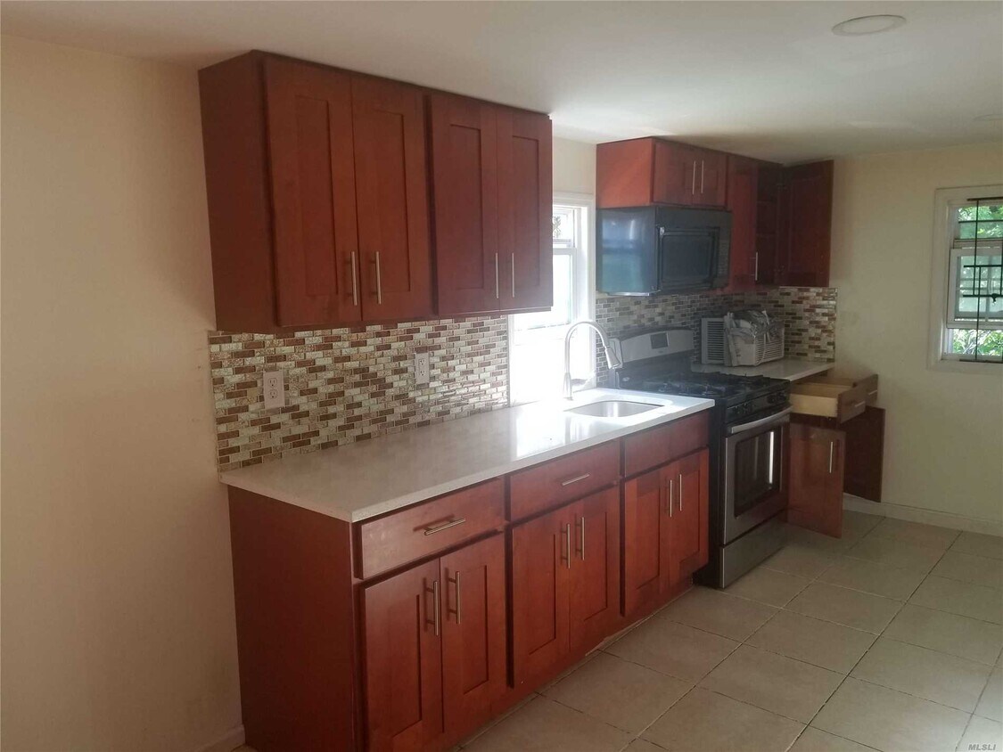 Foto principal - 162-01-162-85 85th Ave