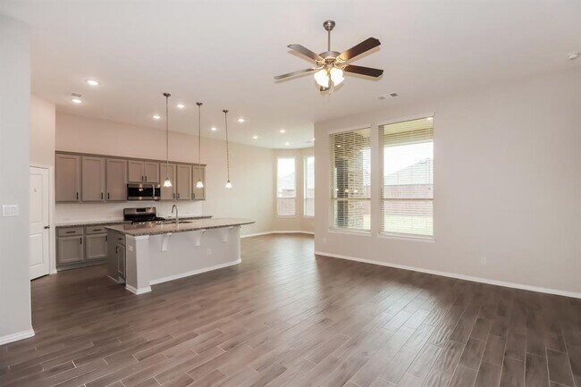 Building Photo - 7415 Saddle Tree Dr