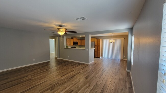 Foto del edificio - 11627 W Oglesby Ave