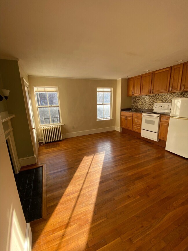 *Pictures are representative samples of the advertised unit. In some cases, the actual units you tou - 86 Myrtle St