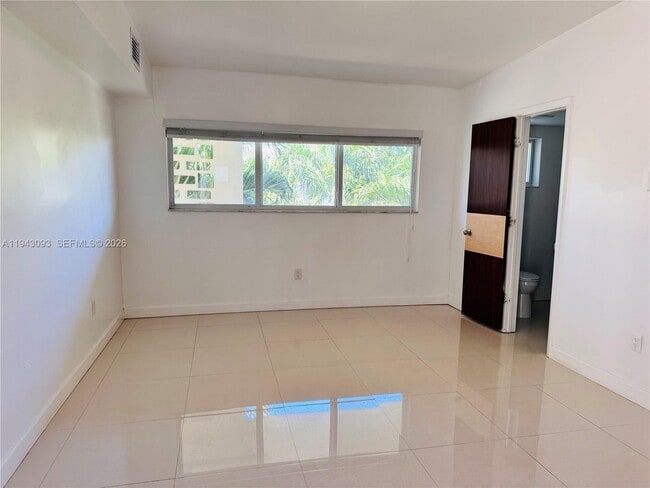 Building Photo - 1035 94th St