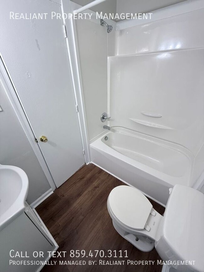 Building Photo - 246 Medlock Rd