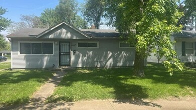 Building Photo - 4040 W 23rd Ave