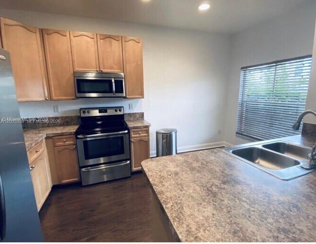 Foto del edificio - 3164 Merrick Terrace