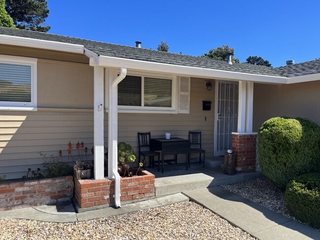 Building Photo - 4 Bedroom Tara Hills Home for Rent