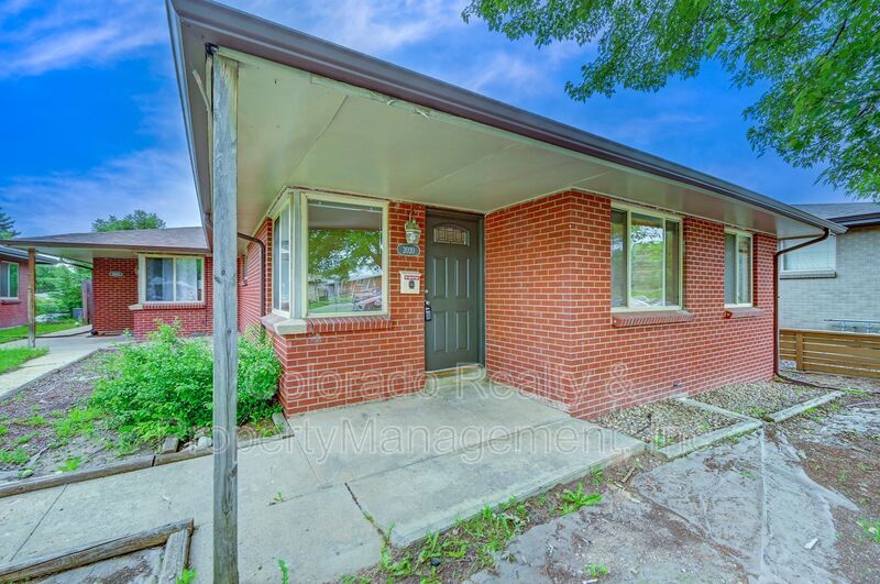 Primary Photo - 2020 Marshall St