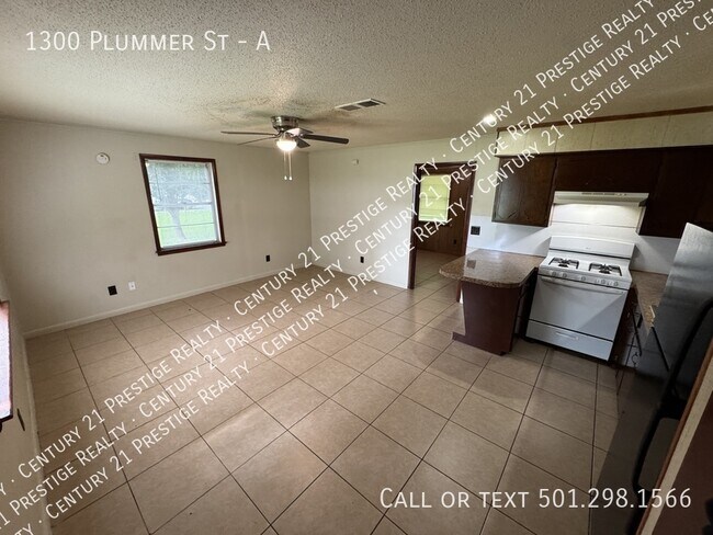 Foto del edificio - 1300 Plummer St