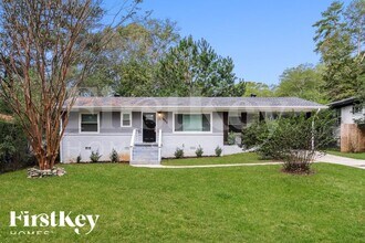 Building Photo - 1855 Shamrock Dr