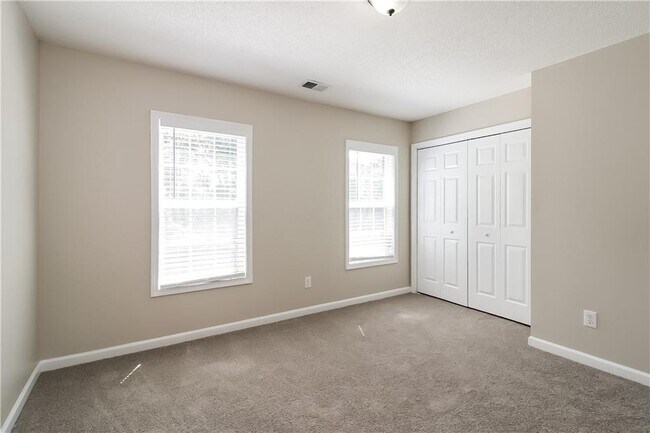 Building Photo - 5516 Wild Grape Ct SE