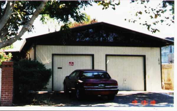Building Photo - 1018 5th Ave