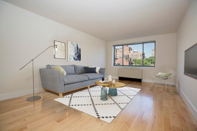 COMMON AREA - 55 Jane St
