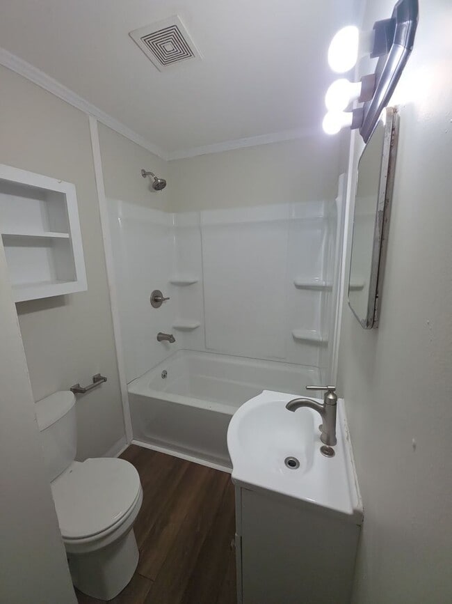 Building Photo - 58 Davis Ave