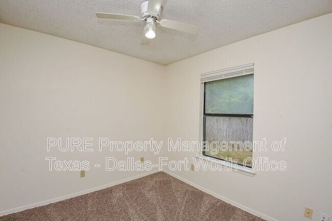 Foto del edificio - 7525 Windhaven Rd