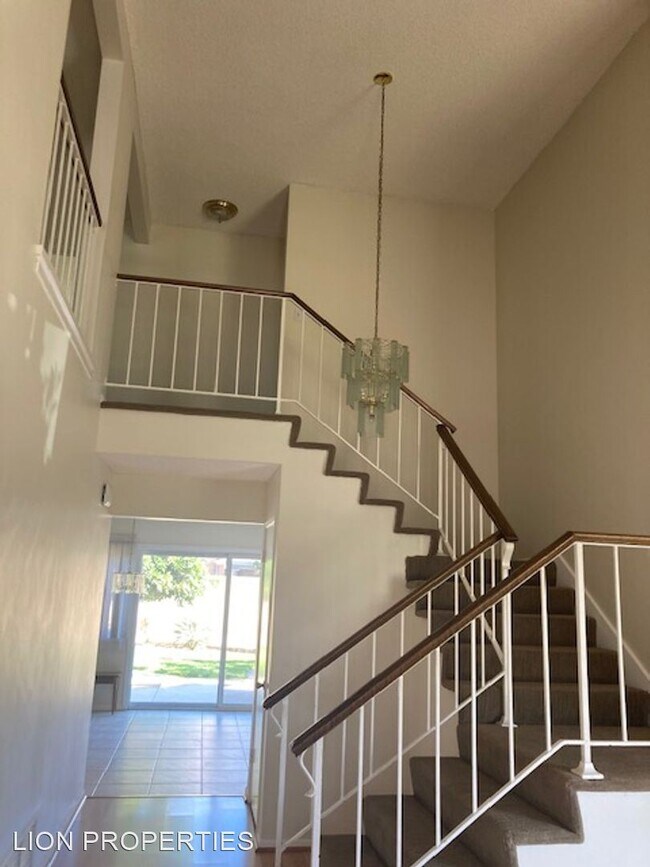 Foto del edificio - 4 br, 2.5 bath House - 2211 E. VERMONT
