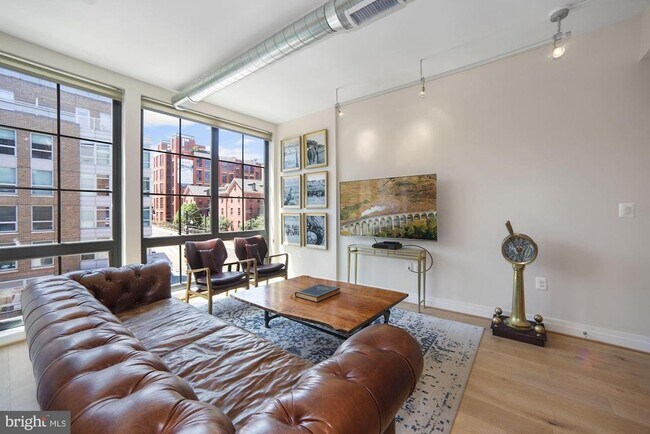 Foto del edificio - 301 H St NE