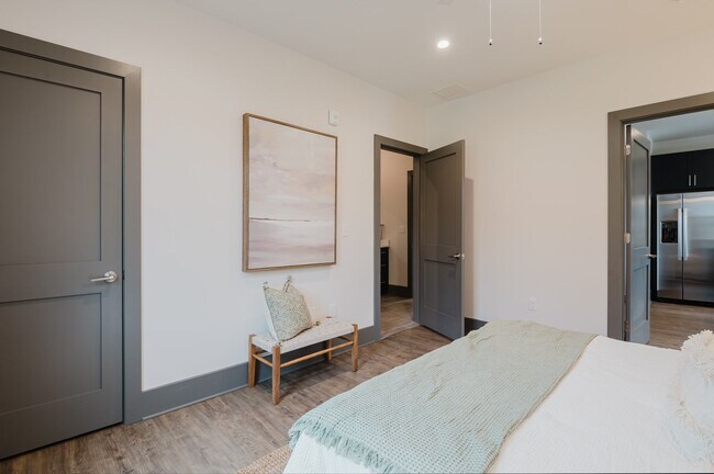 Foto del edificio - Modern Apartments Conveniently Located off Backwater Parkway!