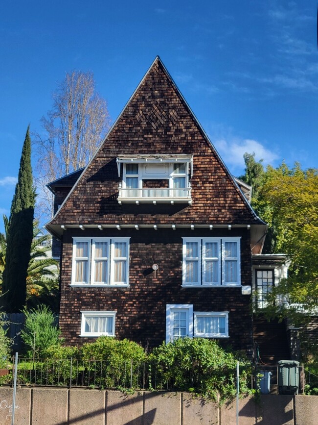 Building Photo - Partially updated one bedroom 1 block from...