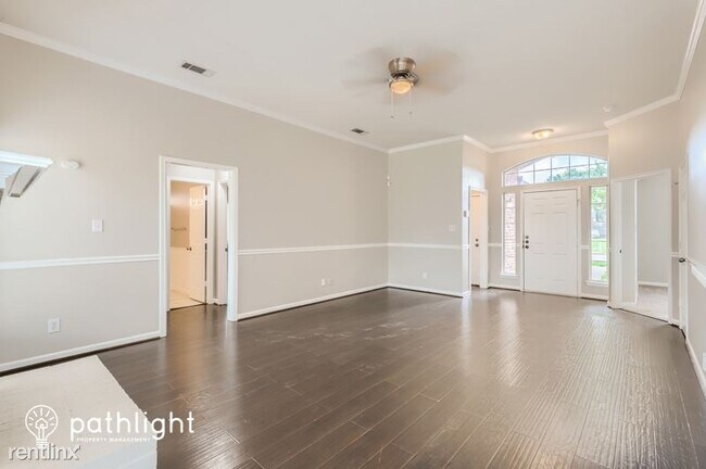 Foto del edificio - 3 br, 2 bath House - 204 W Willow Creek Dr...