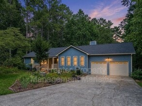 Building Photo - 5088 Ravenwood Dr NE