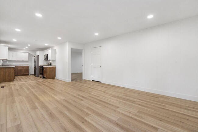 Foto del edificio - 2302 S Hampton Ave