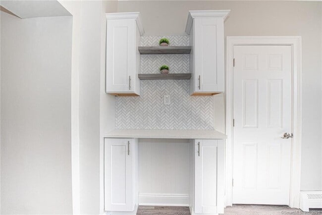Building Photo - 1 Bed / 1 Bath Apartment in Tunxis Hill Ne...