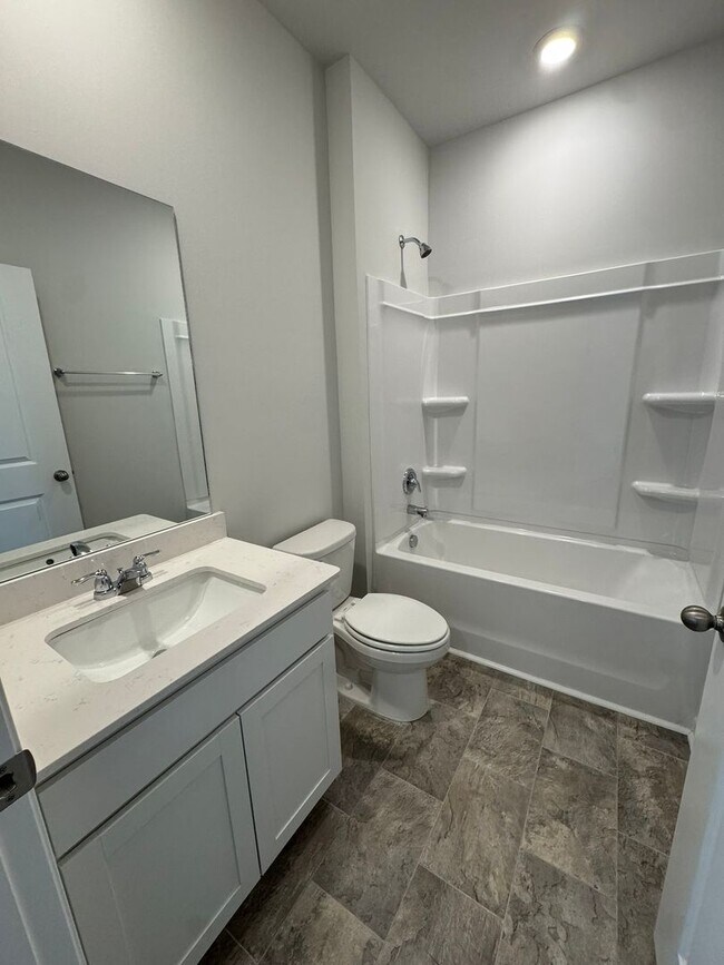 Building Photo - 4332 Oswin Dr