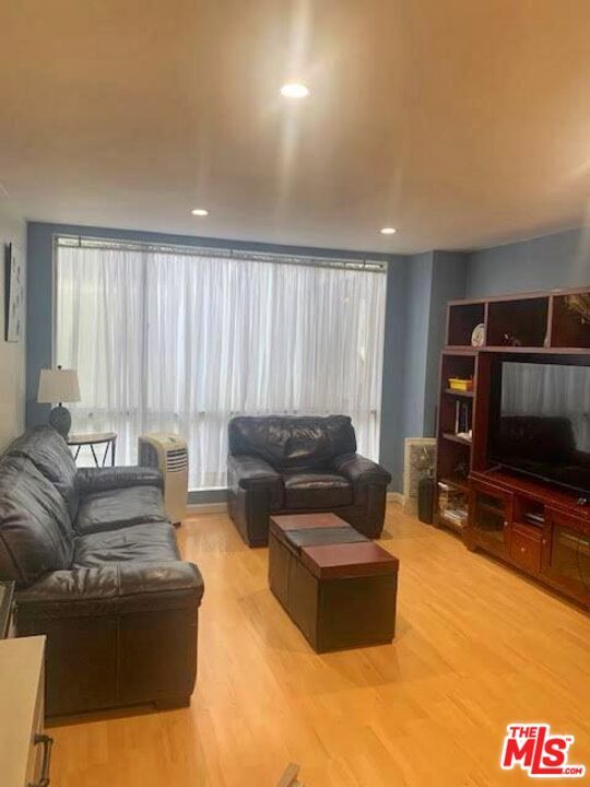 Foto del edificio - 4900 Overland Ave