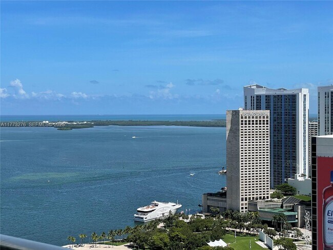 Foto del edificio - 244 Biscayne Blvd