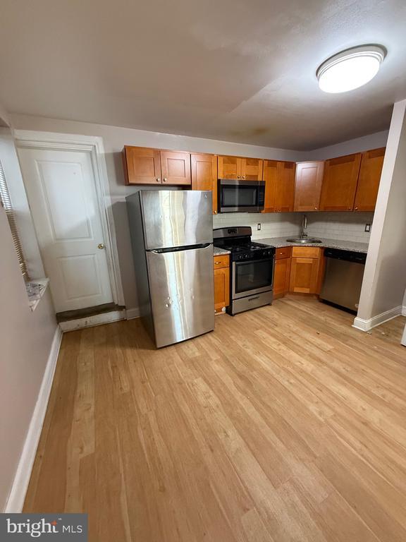 Foto del edificio - 5303 Westminster Ave