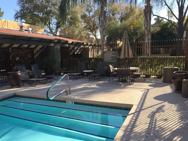 Building Photo - 8500 E Indian School Rd