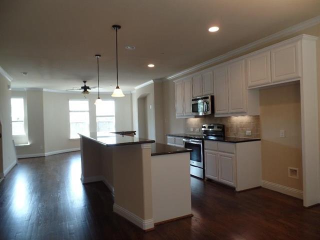 Building Photo - 2500 Rockbrook Dr
