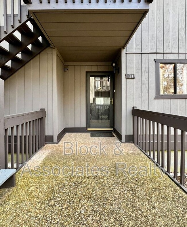 Building Photo - 131 Cedar Cove Ln