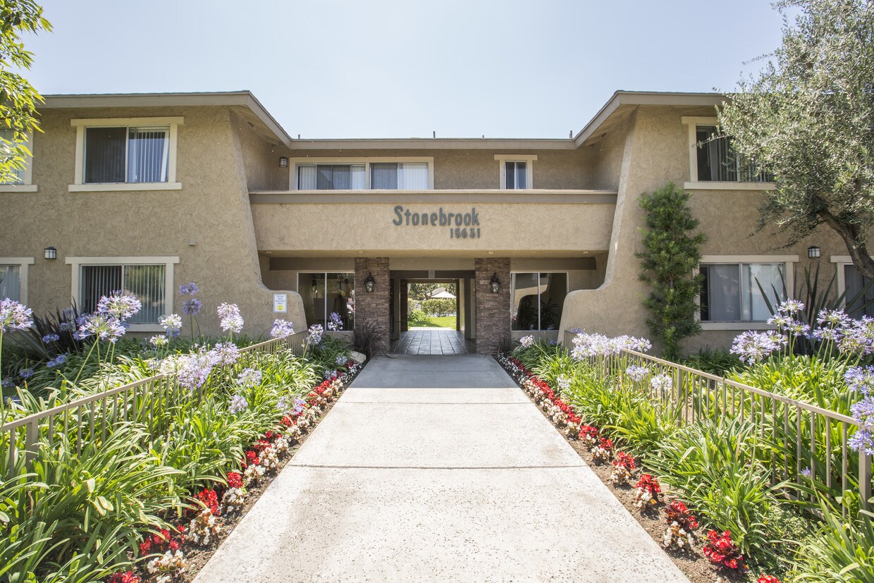 Stonebrook Apartments Tustin, CA