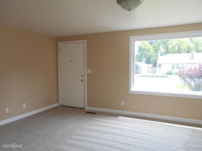 Building Photo - 3 br, 1 bath House - 4407 Clinton Ave