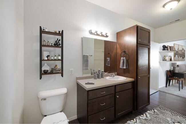 Foto del edificio - Regency Apartment Homes